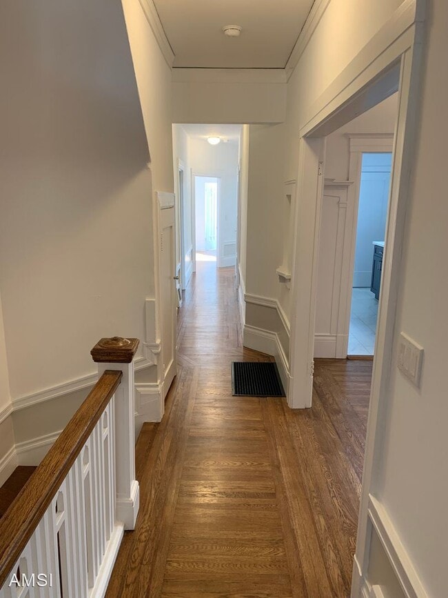 Building Photo - 3 br, 1.5 bath House - 627 Central Ave