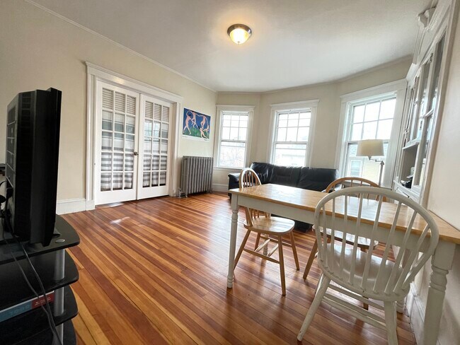 Living /Dining room - 40 Monastery Rd