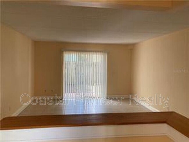 Foto del edificio - 2840 Somerset Park Dr