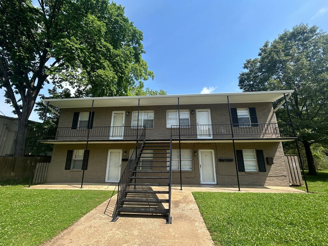 Primary Photo - 231 N Church Ave