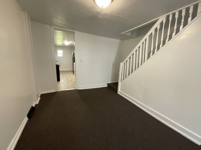 Foto del edificio - 443 S Duke St