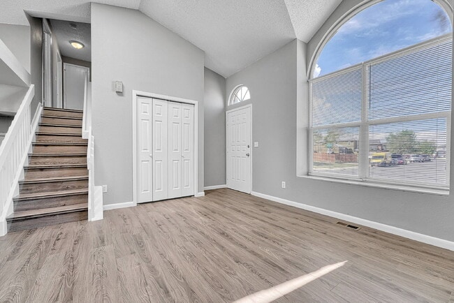 Foto del edificio - $2,295- 3 Bed, 1 Bath Newly Renovated Home...