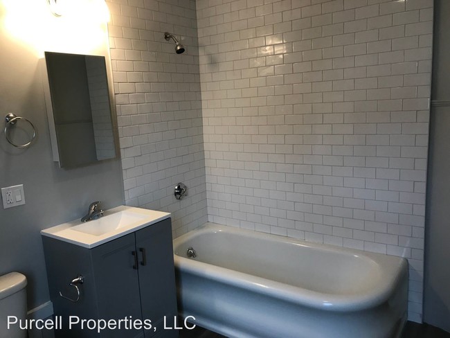 Building Photo - 1 br, 1 bath Apartment - 19 School St