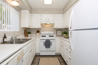 Building Photo - Sienna Heights