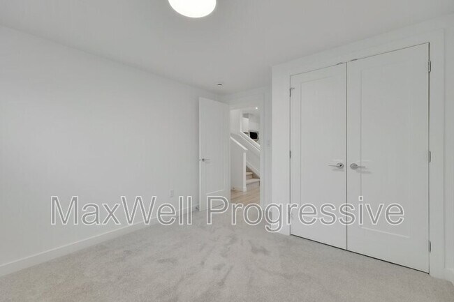Building Photo - 13516-13115 115 Ave NW