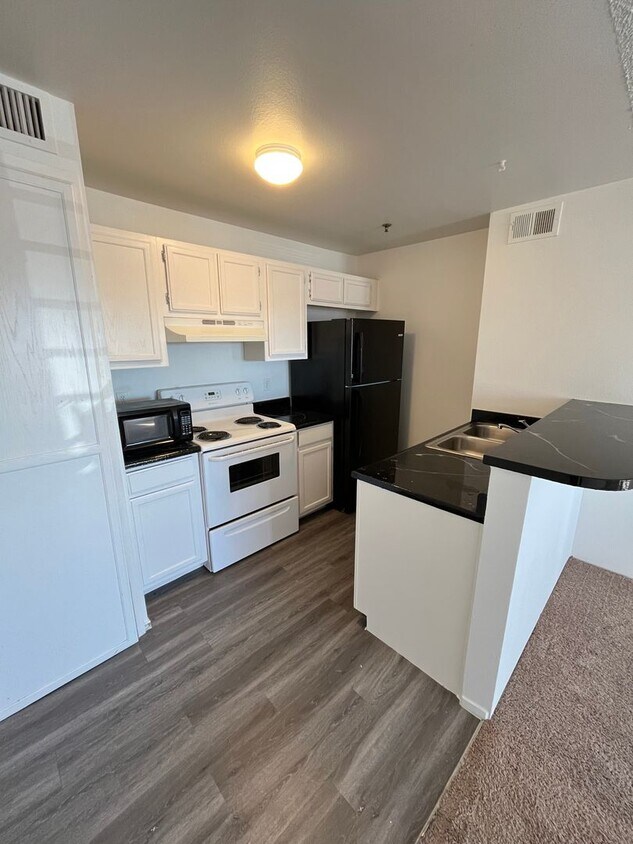 Primary Photo - 1 Bedroom 1 Bathroom Condo unit Near Las V...