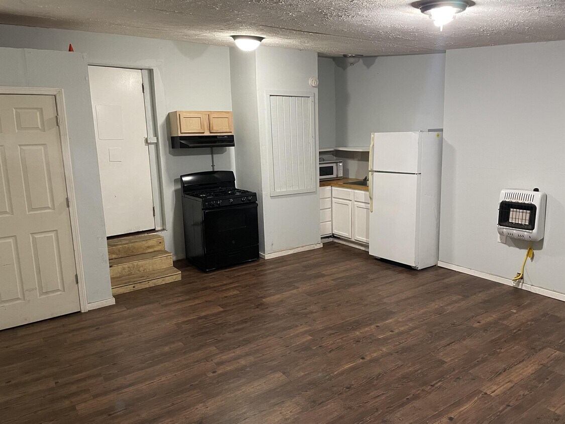 Foto principal - 129 W 2nd Ave