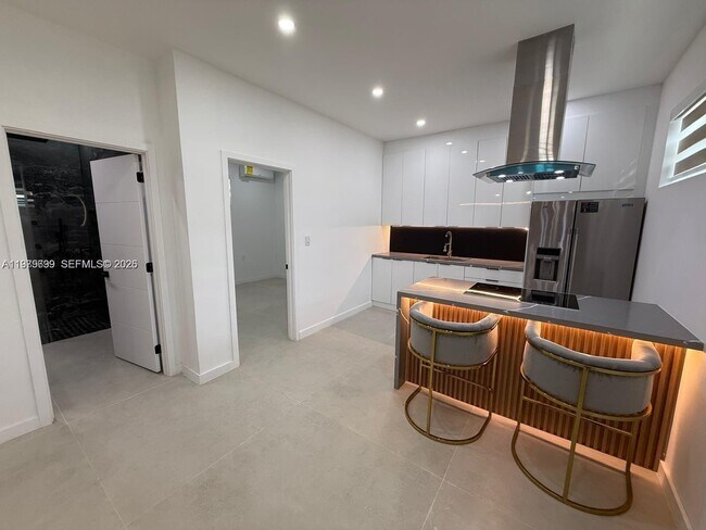 Foto del edificio - 401 NW 131st St