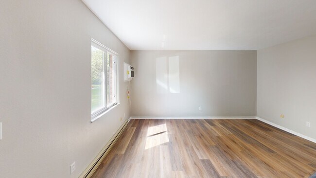 Building Photo - Millbury Townhomes