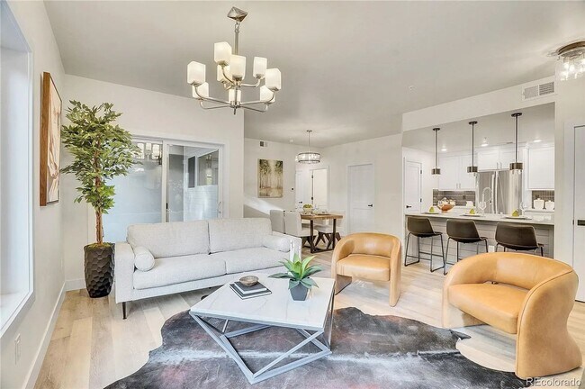 Foto del edificio - Luxury 2Bd/2Ba Corner Condo in Louisville