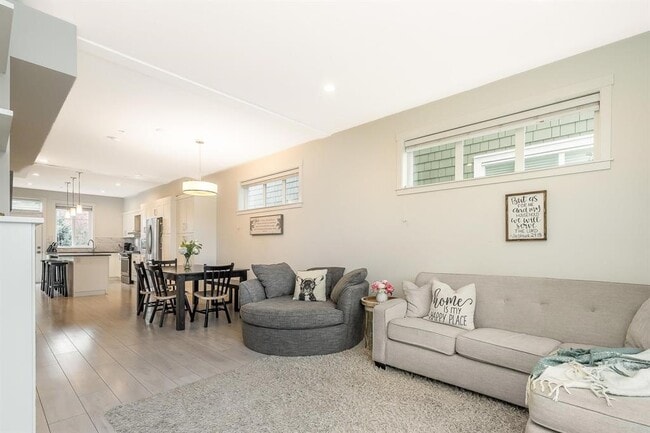 Building Photo - 21150-21150 76A Ave