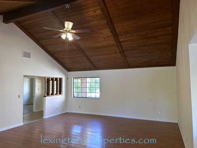 Building Photo - Stunning, 3-Bedroom Home with Pool and Spa...