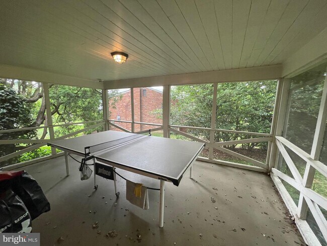 Building Photo - 7205 Bayside Ct