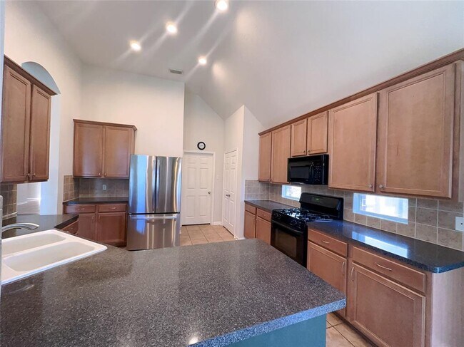 Building Photo - 7018 Paradise Park Bend