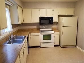 Building Photo - 3 br, 2 bath Townhome - 1702 Foxfire Cir