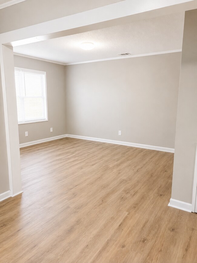 Foto del edificio - 5028 Acorn Dr