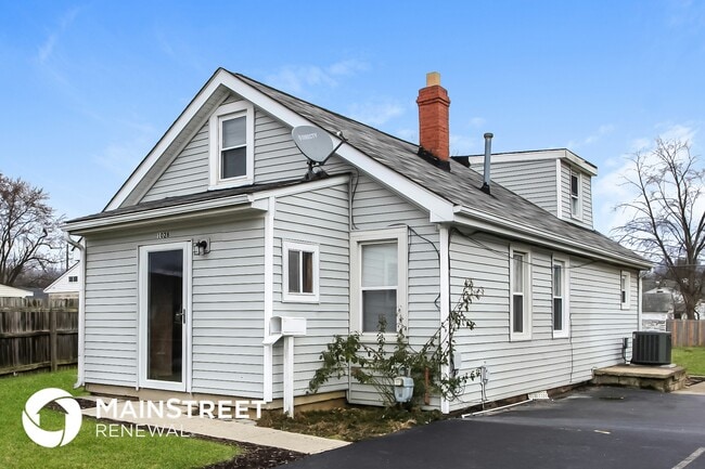 Building Photo - 1028 Midland Ave