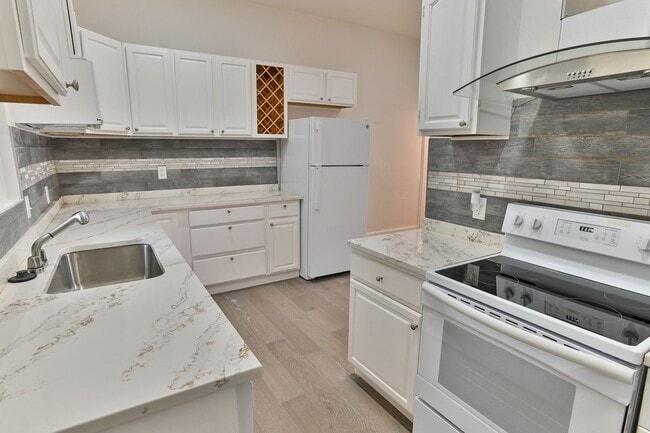 Building Photo - 4 Bedroom Single Family Home on Susquehann...