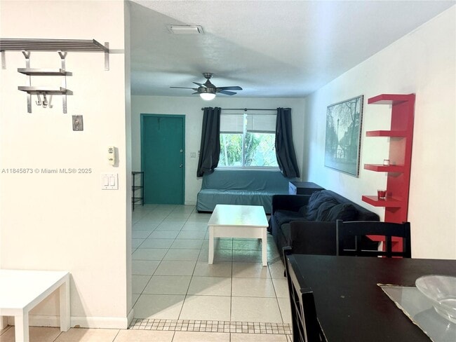 Foto del edificio - 1104 N 17th Ct