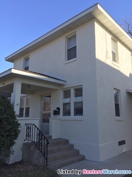 Building Photo - 206 19 1/2 Ave N