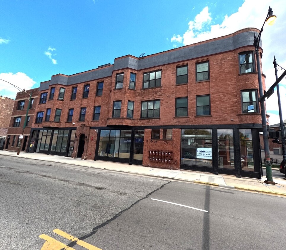 Primary Photo - 3473 S Archer Ave