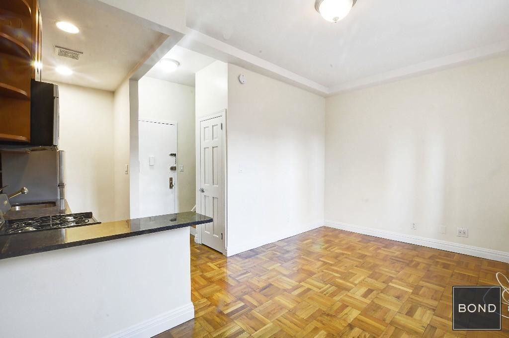 Primary Photo - 350 E 58th St