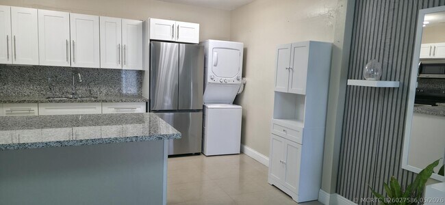 Foto del edificio - 1203 Chateau Park Dr