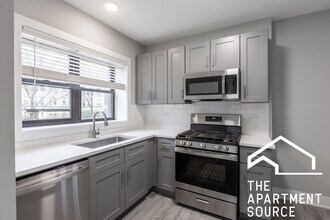 Building Photo - 1139 Oak Ave