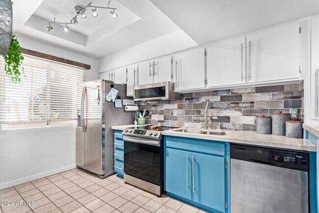 Building Photo - 3313 N 68th St