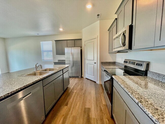 Foto del edificio - Newly Built 3-Bedroom Home In Windsor