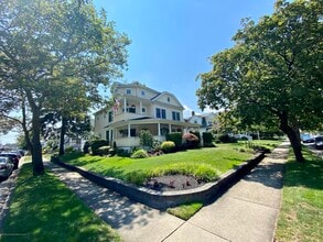 Building Photo - 401 Garfield Ave