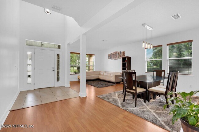 Building Photo - 601 Spruce Creek Rd