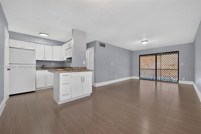 Foto del edificio - 8701 SW 141st St