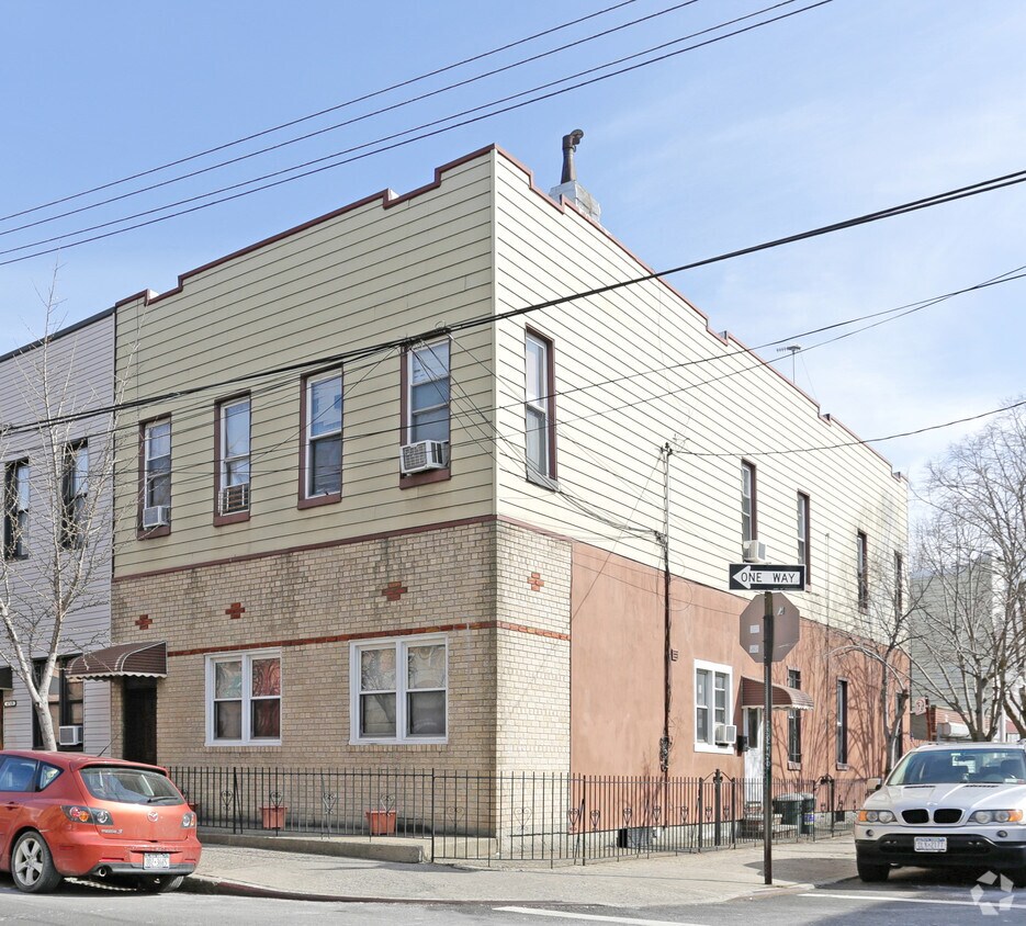 6721 Forest Ave, Ridgewood, NY 11385 Apartments in Ridgewood, NY