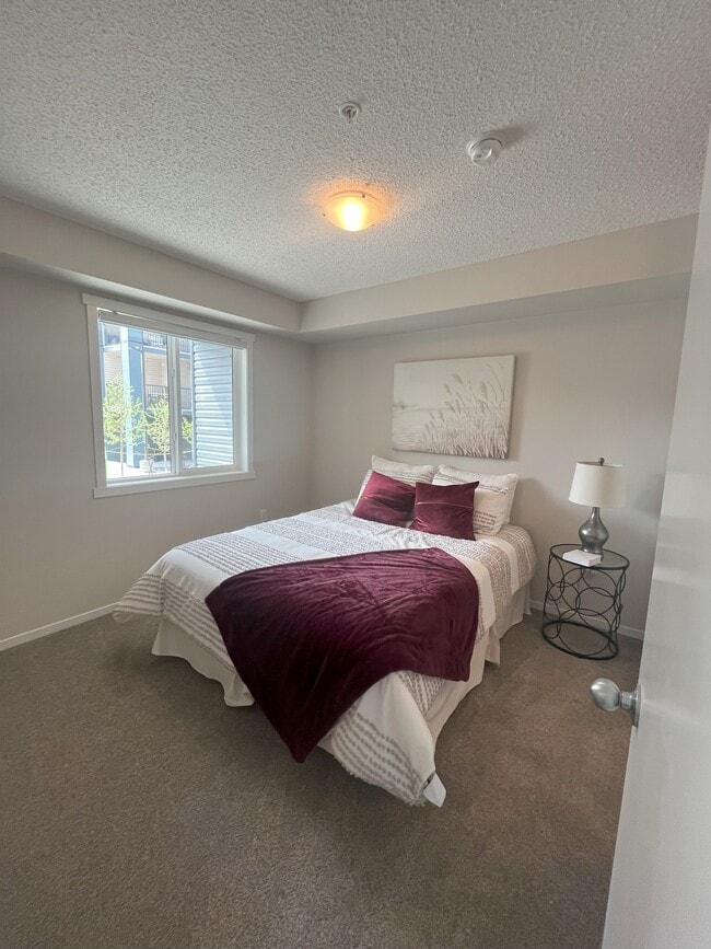 Building Photo - Pointe at Cameron Heights