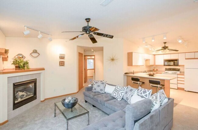 Building Photo - 20 Zeller Ct