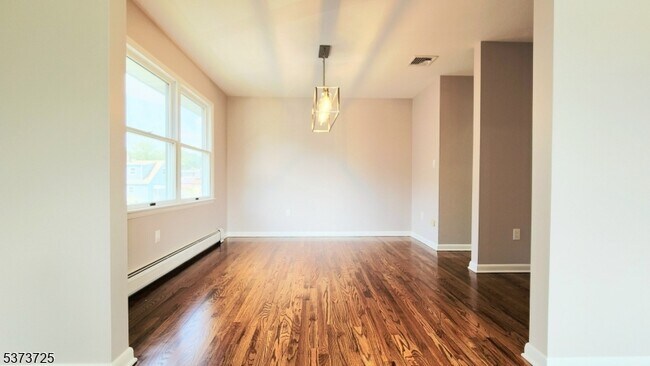 Foto del edificio - 223 Miller Ave