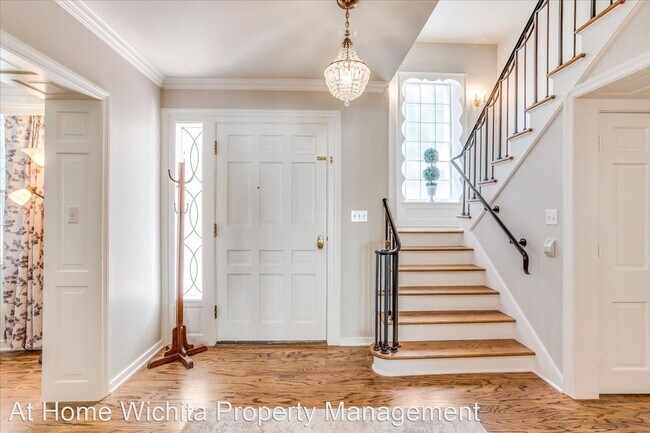 Building Photo - 4 br, 6 bath House - 6 E. English St.