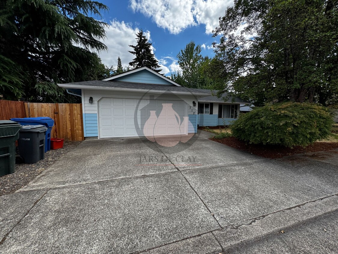 Primary Photo - Single Level House available now!!!