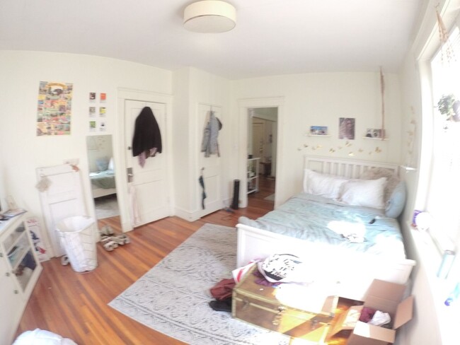 Foto del edificio - Nicely renovated unit right next to BU!