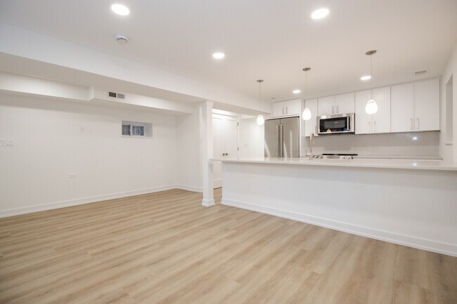 Foto del edificio - 1139 N Winchester Ave