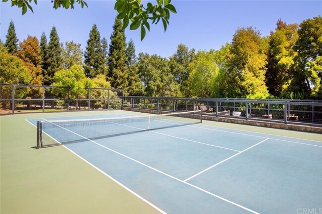 Foto del edificio - 7949 Winged Foot Ct