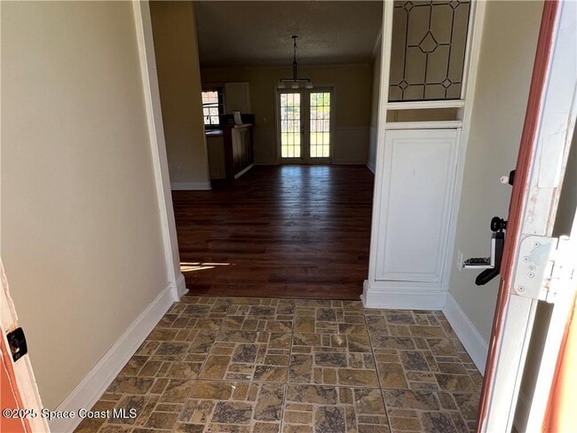 Foto del edificio - 1300 Eldron Blvd SE