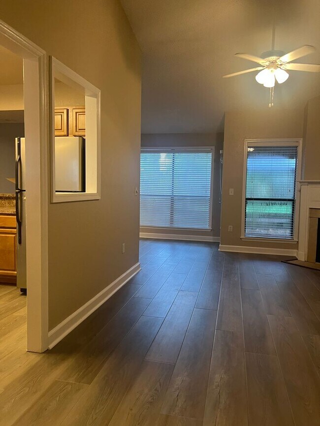 Foto del edificio - 2/2 first floor unit in Village Townhomes ...