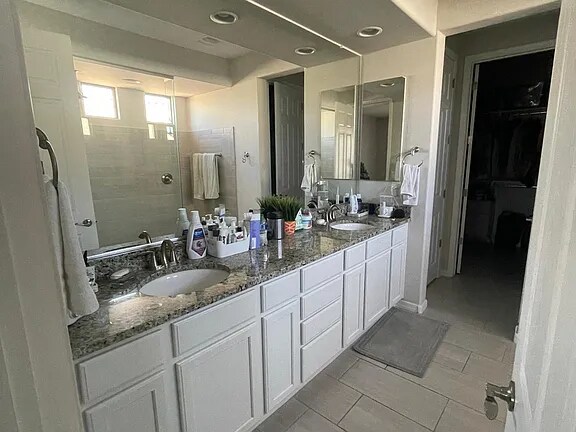 Foto del edificio - 8771 N Big Ben Ln