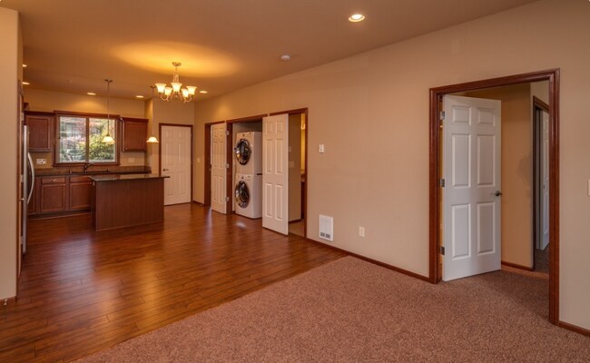 Foto del edificio - 660 Telegraph Rd