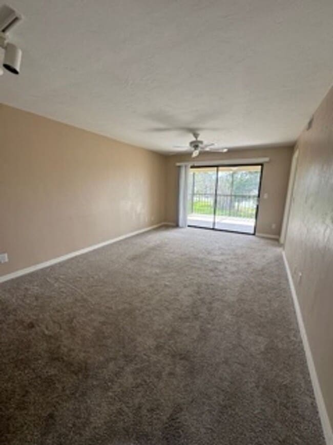 Building Photo - 16805 Davis Rd