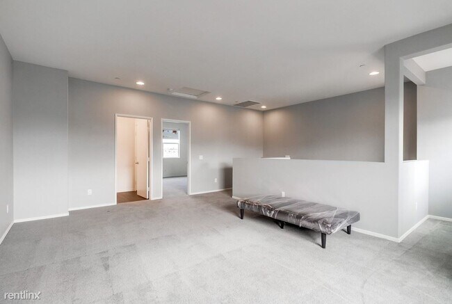 Foto del edificio - 1 br, 1 bath Townhome - 1560 Santa Carolin...