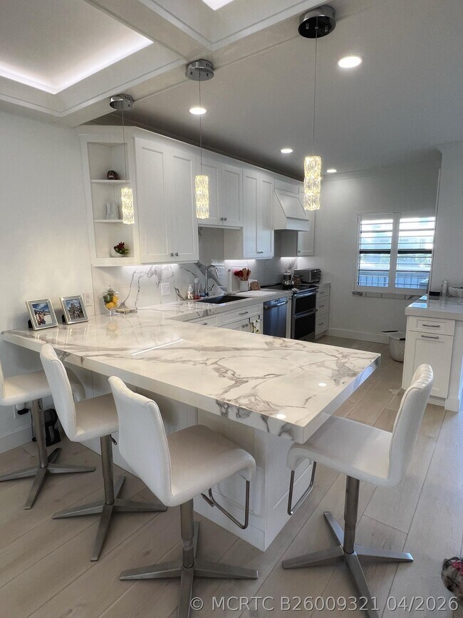 Foto del edificio - 275 S Beach Rd