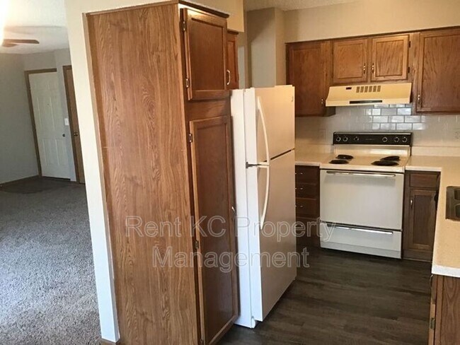 Foto del edificio - 211 W Main St